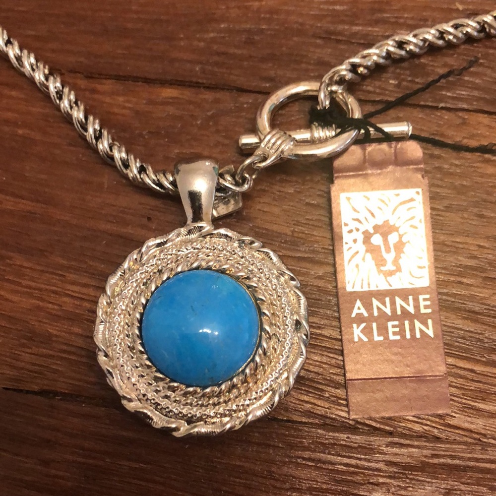 Anne Klein Vintage Blue Stone Pendant Necklace Silver Tone Chain Toggle Clasp - Picture 2 of 6